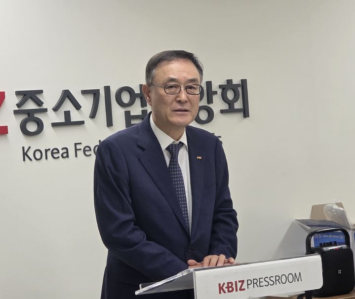 [서울=뉴시스] 강은정 기자=송치영 소상공인연합회 회장. 2026.06.01. eunduck@newsis.com *재판매 및 DB 금지