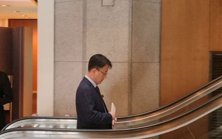 [서울=뉴시스]이지용 기자 = 이청 삼성디스플레이 사장이 1일 오후 서울 중구 신라호텔에서 열리는 '2026년도 제36회 삼성호암상 시상식'에 참석하기 위해 등록을 마친 뒤 시상식장으로 이동하고 있다. 2026.06.01. leejy5223@newsis.com *재판매 및 DB 금지 *재판매 및 DB 금지 *재판매 및 DB 금지 *재판매 및 DB 금지