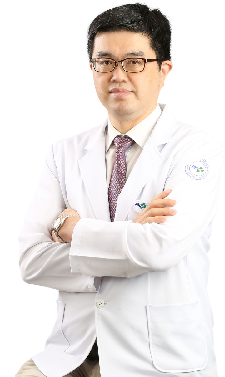 [양산=뉴시스] 양산부산대학교병원은 신경외과 성순기 교수. (사진=양산부산대병원 제공) 2026.06.01. photo@newsis.com *재판매 및 DB 금지
