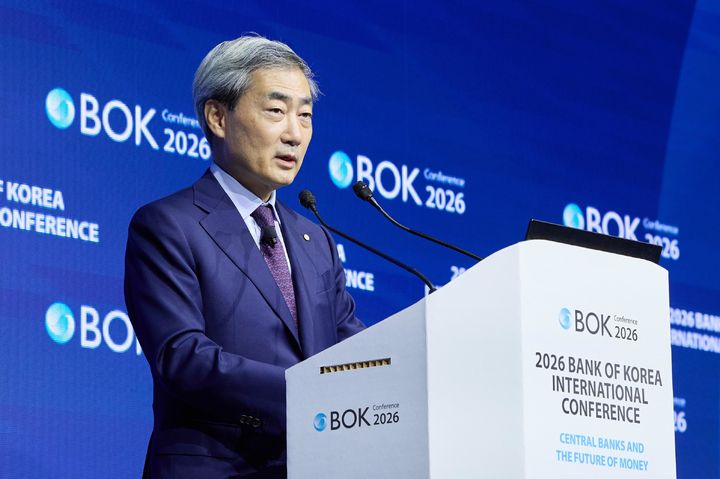 [서울=뉴시스] 신현송 한국은행 총재가 지난 1일 오전 서울 중구 한국은행에서 열린 2026 BOK 국제컨퍼런스에서 개회사를 하고 있다. (사진=한국은행 제공) 2026.06.01. photo@newsis.com *재판매 및 DB 금지