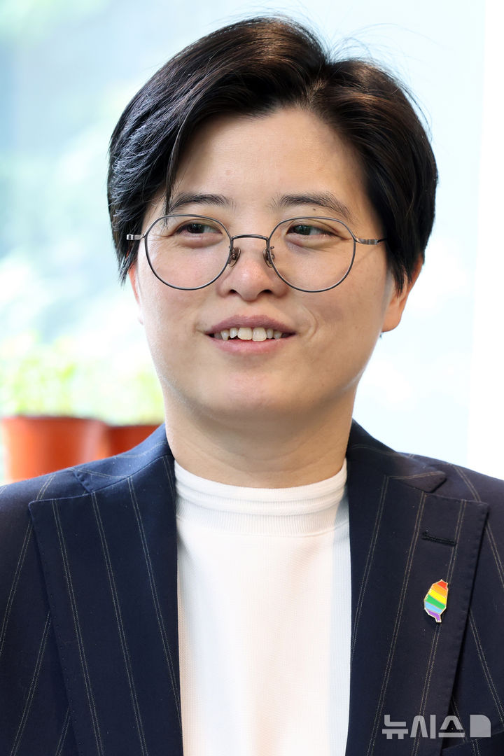 [서울=뉴시스] 박진희 기자 = 부커상 수상 작가 양솽쯔가 1일 서울 중구 스페이스에이드에서 내한 기자간담회를 하고 있다. 2026.06.01. pak7130@newsis.com