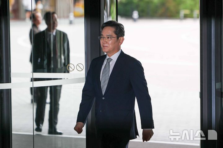 [서울=뉴시스] 김명년 기자 = 이재용 삼성전자 회장이 1일 오후 서울 중구 신라호텔에서 열린 '2026 삼성호암상 시상식'에 참석하고 있다. 2026.06.01. kmn@newsis.com