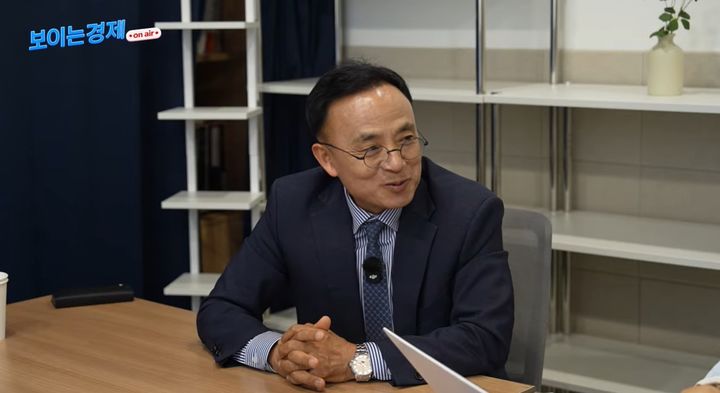 [서울=뉴시스] 지난 1일 김영익 서강대학교 대학원 교수가 유튜브 채널 '김원장의 보이는 경제'에 출연했다. (사진=유튜브 '김원장의 보이는 경제' 캡처)