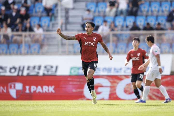 [서울=뉴시스] 프로축구 K리그2 부산아이파크의 가브리엘. (사진=한국프로축구연맹 제공) 2026.06.02. photo@newsis.com *재판매 및 DB 금지