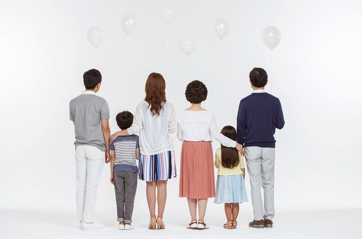 [서울=뉴시스] 장모의 환갑 여행을 둘러싼 부부 갈등 사연이 온라인에서 화제다. (사진 출처=유토이미지)