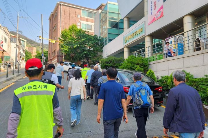 [서울=뉴시스]서대문구의 산사태 대비 주민 대피 훈련 모습. (사진=서대문구 제공) 2026.06.02. photo@newsis.com *재판매 및 DB 금지