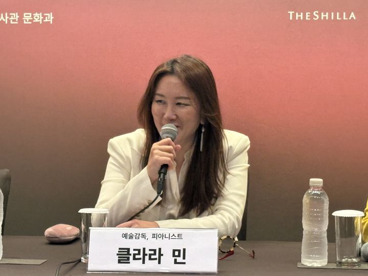 [서울=뉴시스] 한이재 기자 = 2일 서울 중구 한 호텔에서 열린 '2026 클래시컬 브릿지 국제 음악 페스티벌 기자간담회'에서 클라라 민이 말하고 있다. 2026.06.02. nowone@newsis.com *재판매 및 DB 금지