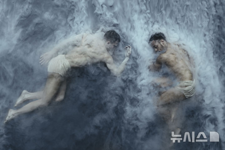 [서울=뉴시스] 코헤이 나와 x 다미앵 잘레 '미스트 Mist'. (사진=GS아트센터 제공) 