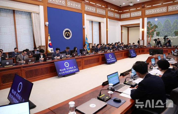[서울=뉴시스] 고범준 기자 = 이재명 대통령이 2일 청와대에서 열린 제24회 국무회의 겸 제11차 비상경제점검회의에서 발언하고 있다. 2026.06.02. bjko@newsis.com