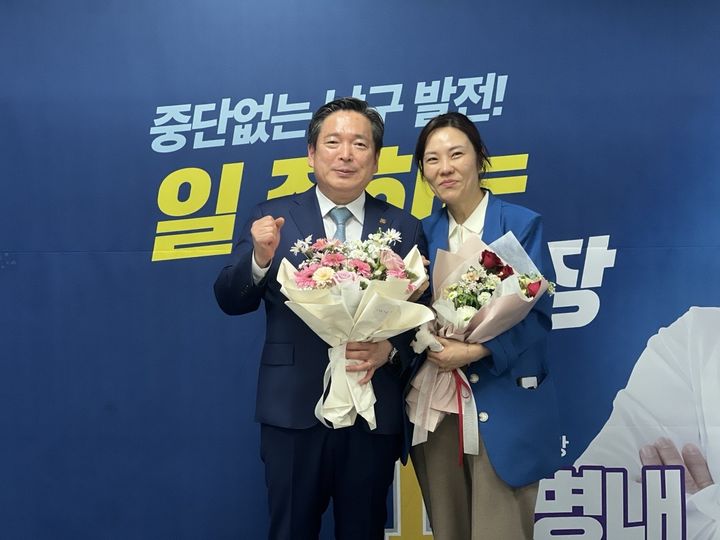 [광주=뉴시스] 김병내(왼쪽) 광주 남구청장 당선인. (사진=김병내 캠프 제공) 2026.06.03. photo@newsis.com *재판매 및 DB 금지