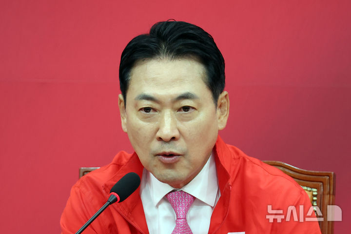 [서울=뉴시스] 고승민 기자 = 장동혁 국민의힘 상임선거대책위원장이 3일 서울 여의도 국회에서 열린 중앙선거대책위원회의에서 발언하고 있다. 2026.06.03. kkssmm99@newsis.com