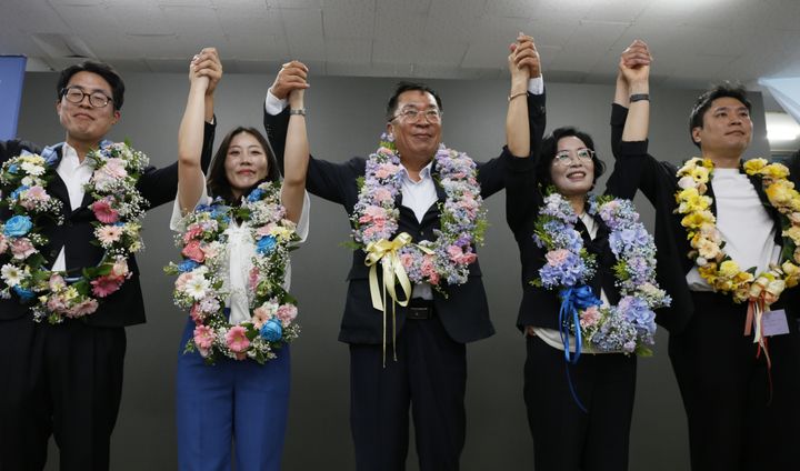 4년 만의 설욕...이상천 당선인 제천시장 징검다리 재선 - 뉴스 썸네일 이미지