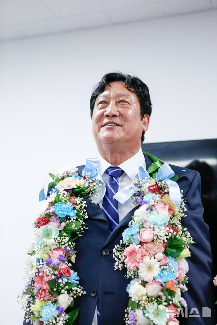 [파주=뉴시스]제9회 전국동시지방선거에서 경기 파주시장 당선을 확정한 더불어민주당 손배찬 당선인.(사진=손배찬 당선인 캠프 제공) 2026.06.04 photo@newsis.com