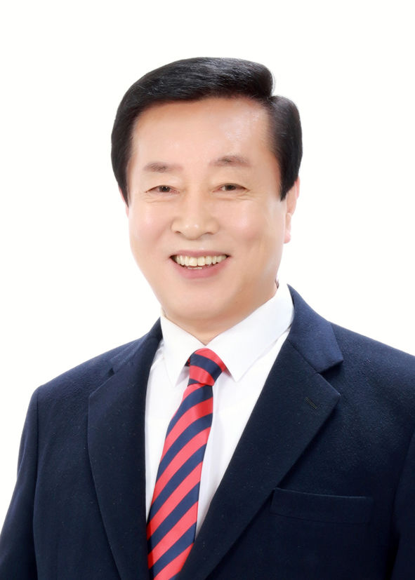 [부산=뉴시스] 국민의힘 최진봉 부산 중구청장 당선인. (사진=최진봉 캠프 제공) 2026.06.04. photo@newsis.com *재판매 및 DB 금지