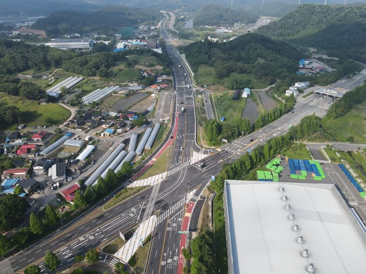 [계룡=뉴시스]계룡시 국도대체우회도로(연산-두마) 8.5km 중 잔여구간인 5.5km를가 5일 오전 7시 추가 개통된다. 2026. 06. 04 photo@newsis.com *재판매 및 DB 금지