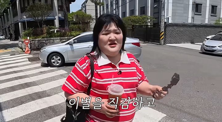 [서울=뉴시스] 코미디언 이국주는 지난 1일 자신의 유튜브 채널에 단골 맛집을 소개하는 영상을 공개했다. (사진=유튜브 채널 '이국주' 화면 캡처) 2026.06.04. photo@newsis.com *재판매 및 DB 금지