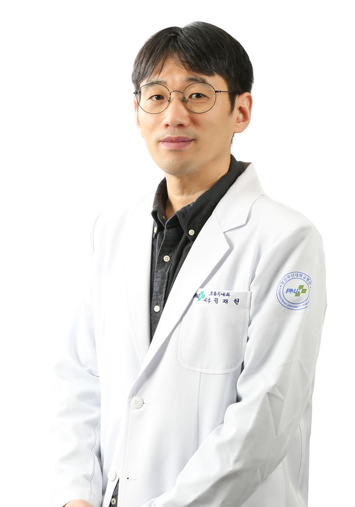 [양산=뉴시스] 양산부산대병원 호흡기내과 정재헌 교수. (사진=양산부산대병원 제공) 2026.06.04. photo@newsis.com *재판매 및 DB 금지