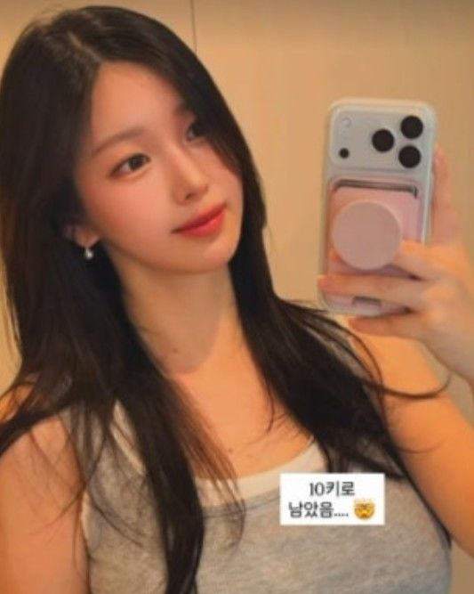 [서울=뉴시스] 인기 웹툰 '여신강림'의 야옹이 작가가 최근 자신의 다이어트 근황을 공개했다(출처=야옹이 작가 인스타그램 캡처)