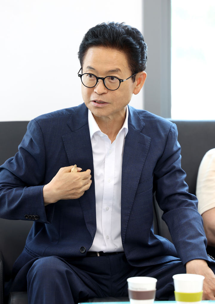 [안동=뉴시스] 이철우 경북지사가 4일 오후 도청 기자실에서 도정 추진 방향을 밝히고 있다. (사진=경북도 제공) 2026.06.04. photo@newsis.com *재판매 및 DB 금지