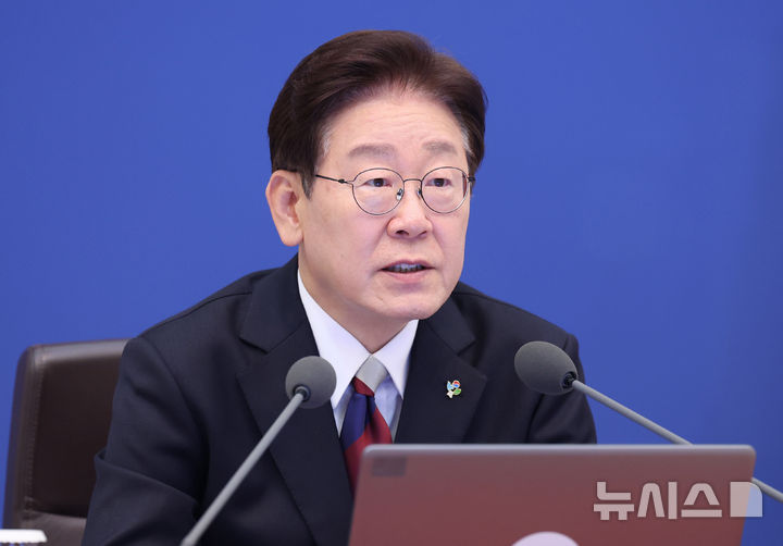 [서울=뉴시스] 최동준 기자 = 이재명 대통령이 4일 청와대에서 열린 수석보좌관회의에서 발언하고 있다. 2026.06.04. photocdj@newsis.com