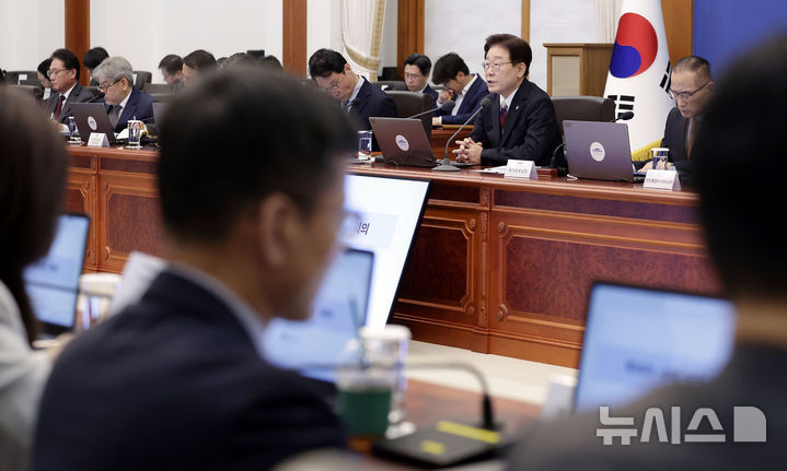 [서울=뉴시스] 최동준 기자 = 이재명 대통령이 4일 청와대에서 열린 수석보좌관회의에서 발언하고 있다. 2026.06.04. photocdj@newsis.com