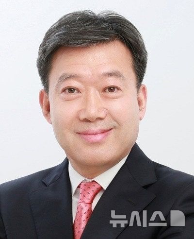 [포항=뉴시스] = 무소속으로 재선 고지에 오른 경북 울릉군수 남한권 당선인. 2026.06.05. photo@newsis.com