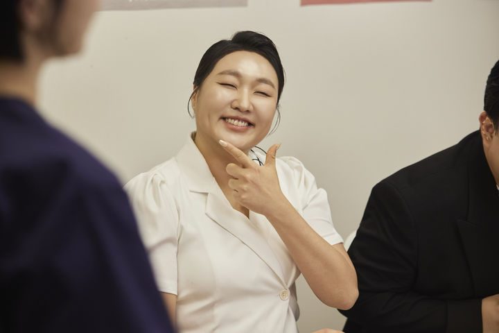 [주말의 OTT]교권보호국이 학교를 참교육한다