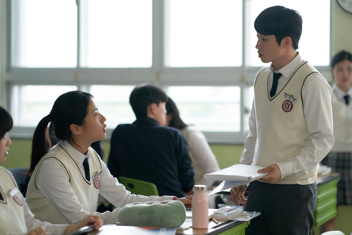 [주말의 OTT]교권보호국이 학교를 참교육한다