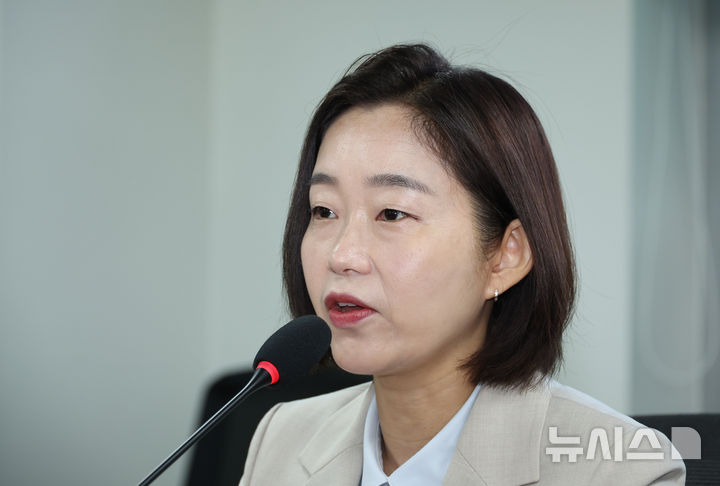 [서울=뉴시스] 김금보 기자 = 김재연 진보당 상임대표가 5일 오전 서울 여의도 국회 의원회관에서 열린 6.3 선거 관련 기자간담회에서 발언을 하고 있다. 2026.06.05. kgb@newsis.com