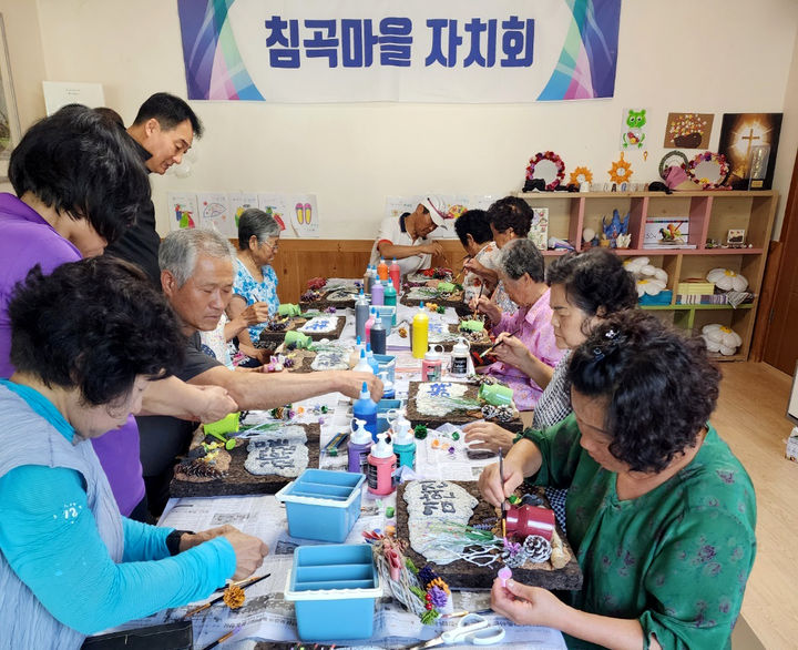 [곡성=뉴시스] 전남 곡성군 '청청 으뜸마을 만들기' 사업. (사진=곡성군청 제공). photo@newsis.com *재판매 및 DB 금지