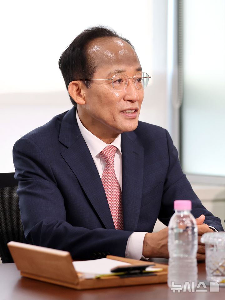 [대구=뉴시스] 이무열 기자 = 추경호 대구시장 당선인이 5일 오전 대구 동구 대구정책연구원에서 열린 대구시장직 인수 지원계획 보고회에서 발언하고 있다. 2026.06.05. lmy@newsis.com