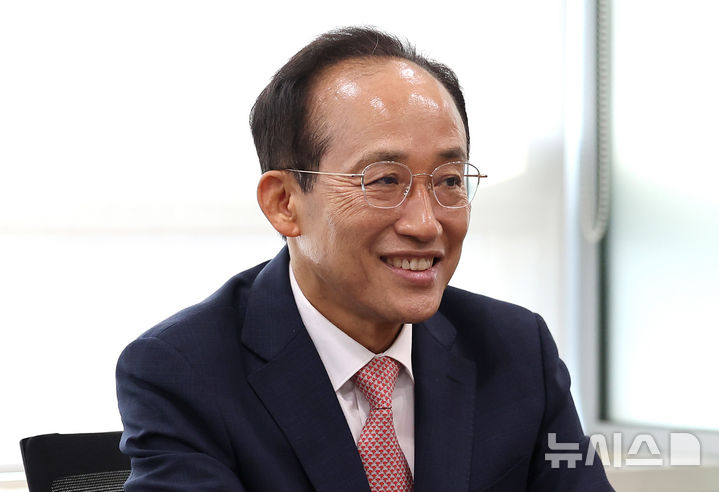 [대구=뉴시스] 이무열 기자 = 추경호 대구시장 당선인이 5일 오전 대구 동구 대구정책연구원에서 열린 대구시장직 인수 지원계획 보고회에서 발언하고 있다. 2026.06.05. lmy@newsis.com