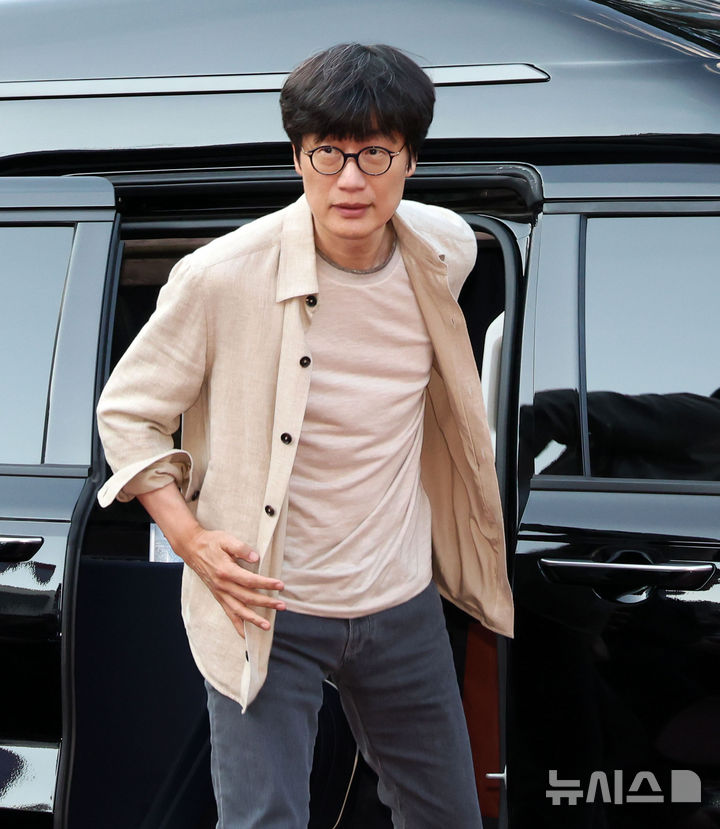 [서울=뉴시스] 조성우 기자 = 이해진 네이버 의장이 5일 오후 서울 서교동의 한 고깃집에서 열린 젠슨 황 엔비디아 최고경영자와의 삼겹살 회동에 참석하고 있다. (공동취재) 2026.06.05. photo@newsis.com