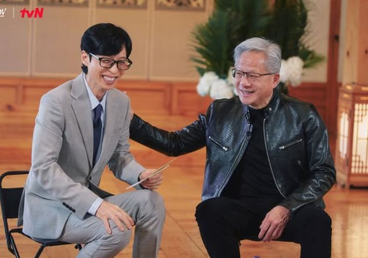 [서울=뉴시스] MC 유재석이 엔비디아 최고경영자(CEO) 젠슨 황을 만났다. (사진=인스타그램 캡처) 2026.06.06. photo@newsis.com  *재판매 및 DB 금지