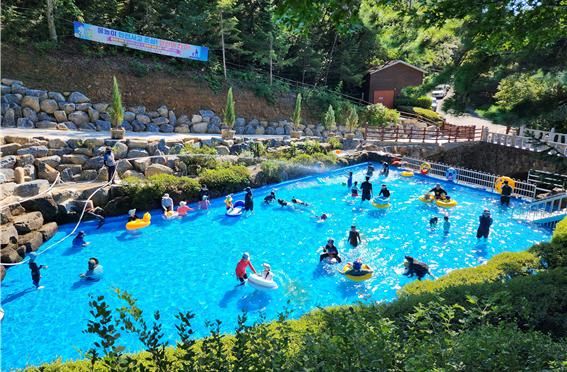 [칠곡=뉴시스] 송정자연휴양림 물놀이장. (사진=칠곡군 제공) 2026.06.07. photo@newsis.com *재판매 및 DB 금지