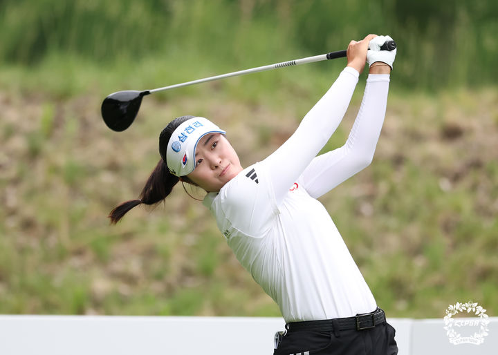 [서울=뉴시스] 한국여자프로골프(KLPGA) 투어 셀트리온 퀸즈 마스터즈 우승을 차지한 서교림. (사진=KLPGA 제공) 2026.06.07. *재판매 및 DB 금지