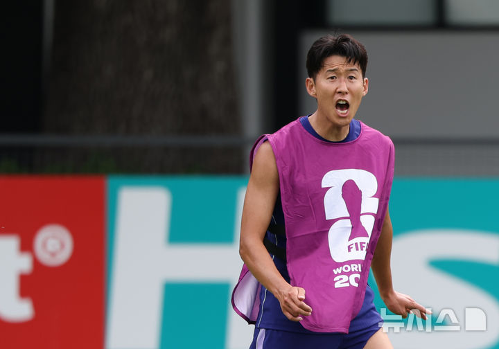 [사포판(멕시코)=뉴시스] 김명년 기자 = 축구 국가대표팀 손흥민이 6일(현지 시간) 멕시코 과달라하라 인근 베이스캠프 훈련장인 사포판 치바스 바예 베르데에서 훈련하고 있다. 2026.06.07. kmn@newsis.com