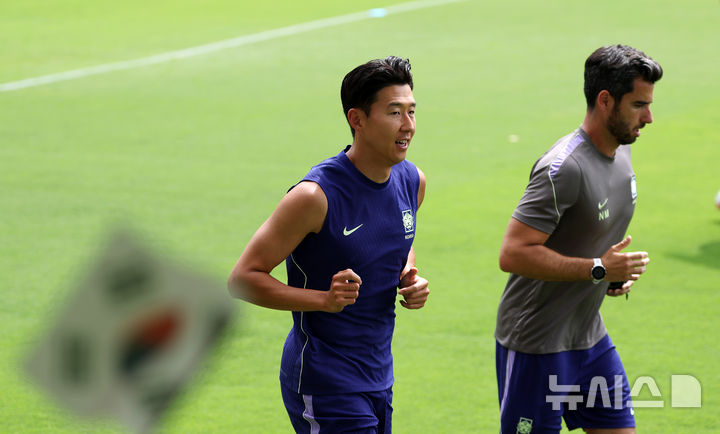 [사포판(멕시코)=뉴시스] 김명년 기자 = 축구 국가대표팀 손흥민이 6일(현지 시간) 멕시코 과달라하라 인근 베이스캠프 훈련장인 사포판 치바스 바예 베르데에서 훈련하고 있다. 2026.06.07. kmn@newsis.com