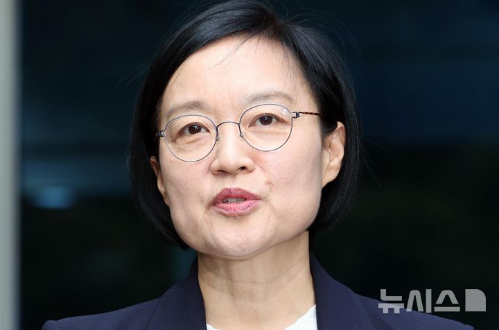[서울=뉴시스] 조수정 기자 = 한성숙 국무총리 후보자가 8일 오전 서울 종로구 금융감독원 연수원에 마련된 인사청문회 준비사무실로 첫 출근하며 지명 소감을 밝히고 있다. 2026.06.08. chocrystal@newsis.com