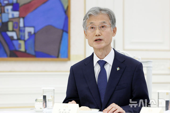 [서울=뉴시스] 고범준 기자 = 조희대 대법원장이 8일 청와대에서 열린 4부 요인 회동에서 발언하고 있다. 2026.06.08. bjko@newsis.com