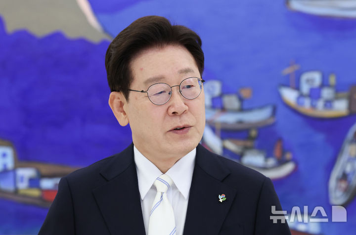 [서울=뉴시스] 고범준 기자 = 이재명 대통령이 8일 청와대에서 열린 4부 요인 회동에서 발언하고 있다. 2026.06.08. bjko@newsis.com