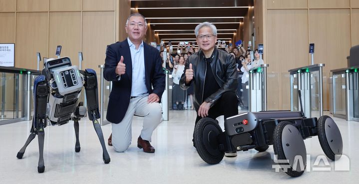 젠슨 황도 올라탄 현대차 혁신 로드맵...위례·새만금 잇는 17조 'AI 벨트... - 뉴스 썸네일 이미지