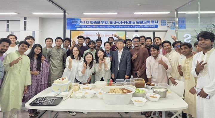 [원주=뉴시스] 방글라데시 유학생들과 함께한 이드 알 아드하(Eid-ul-Adha) 문화교류 행사. (사진=한라대학교 제공) 2026.06.09. photo@newsis.com *재판매 및 DB 금지