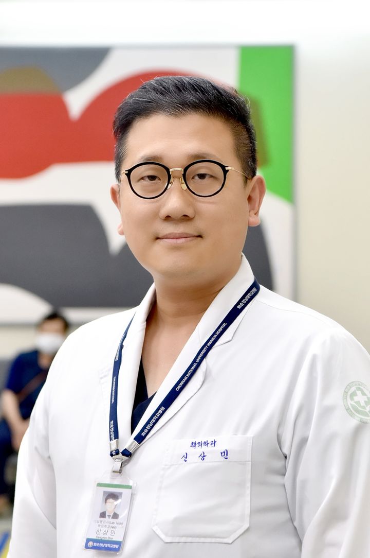 [화순=뉴시스] 화순전남대학교병원 핵의학과 분자프로브혁신센터 신상민 임상병리사. (사진=화순전남대병원 제공) 2026.06.09. photo@newsis.com *재판매 및 DB 금지