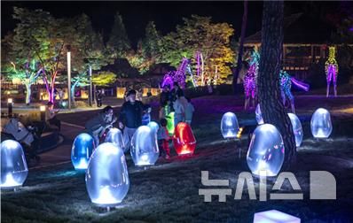[김해=뉴시스]김해가야테마파크 야간관광. (사진=김해문화관광재단 제공). 2026.06.09. photo@newsis.com