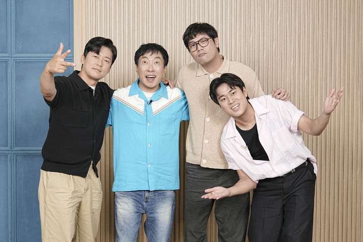 [서울=뉴시스] 9일 온라인으로 진행된 MBC 에브리원 예능 프로그램 '위대한 가이드3' 제작발표회에서 박명수, 김대호, 최다니엘, 이무진이 포즈를 취하고 있다. (사진=MBC 제공) 2026.06.09. photo@newsis.com *재판매 및 DB 금지