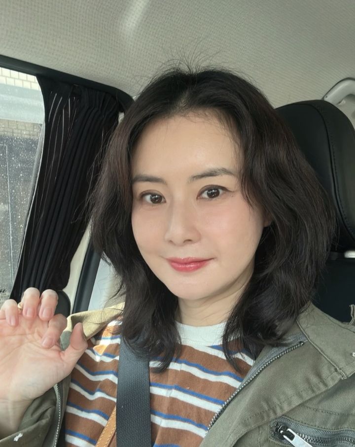 [서울=뉴시스] 최정윤. (사진 = 인스타그램 캡처) 2026.06.09. photo@newsis.com *재판매 및 DB 금지