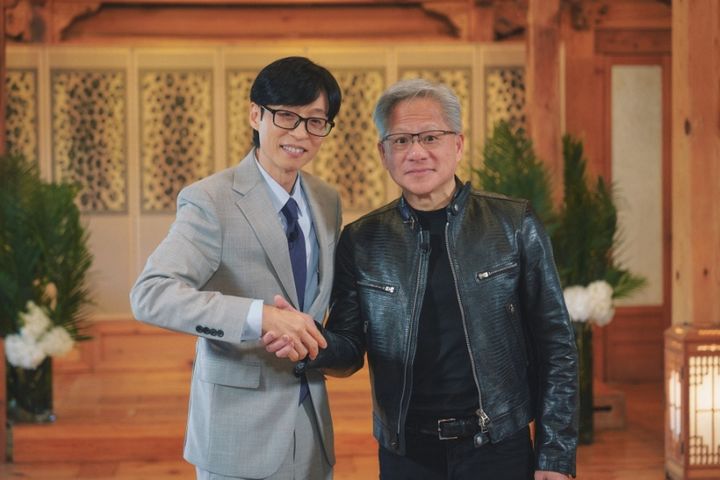 [서울=뉴시스] 왼쪽부터 방송인 유재석, 젠슨 황 엔비디아 CEO. (사진=tvN 제공) 2026.06.10. photo@newsis.com *재판매 및 DB 금지