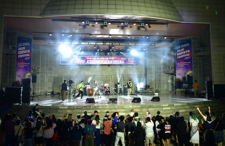 [제주=뉴시스] 세계인(人)제주 외국인 커뮤니티 제전 공연 모습. (사진=헤드라인제주 제공) 2026.06.10. photo@newsis.com *재판매 및 DB 금지