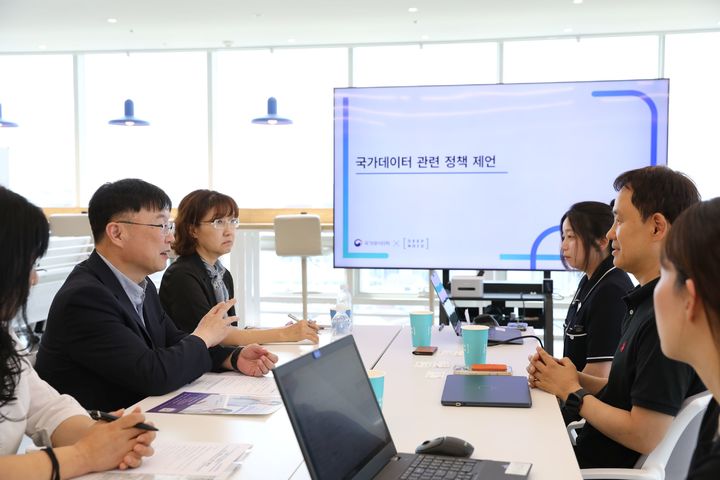 안형준 국가데이터처장, 2025년 기준 경제총조사 AI 전문기업 딥노이드... - 뉴스 썸네일 이미지